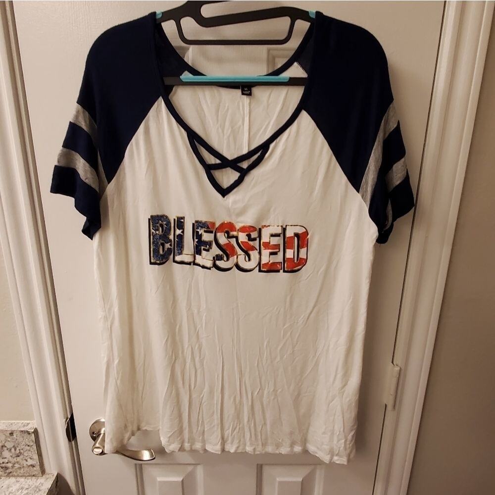 SIGNATURE STUDIOS blessed t shirt‎ size XL